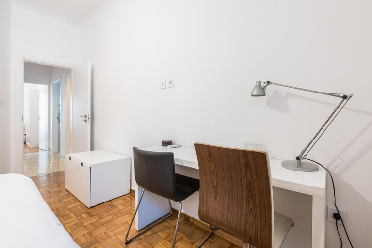Others 5, Fresh and Clean apt for 6 in Koukaki, Attica