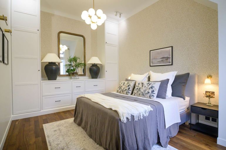 Bedroom 3, Balcon Champs Elysees, Paris