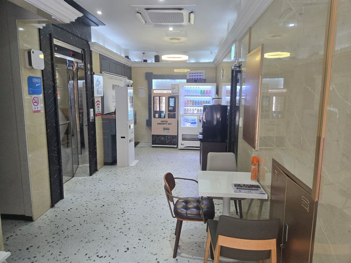 Others 5, OK Hotel, Gwangsan