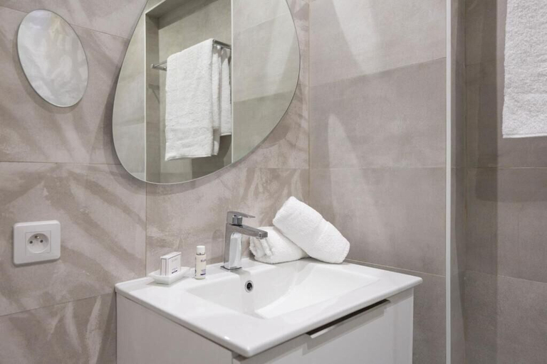 Bathroom 5, Le Pavillon de Pampelonne, Var