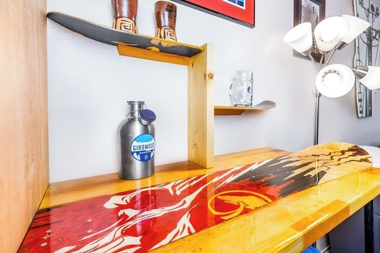Interior 4, One-bedroom Loft Condo w/ Full Mountain Views, Anchorage