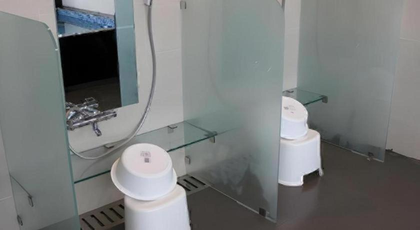 Bathroom 4, Sakura Hotel 2, Cầu Giấy