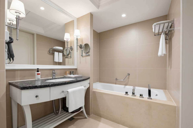 Bathroom 2, Zhongjian Xingfu Hotel - Hankou Railway, Wuhan