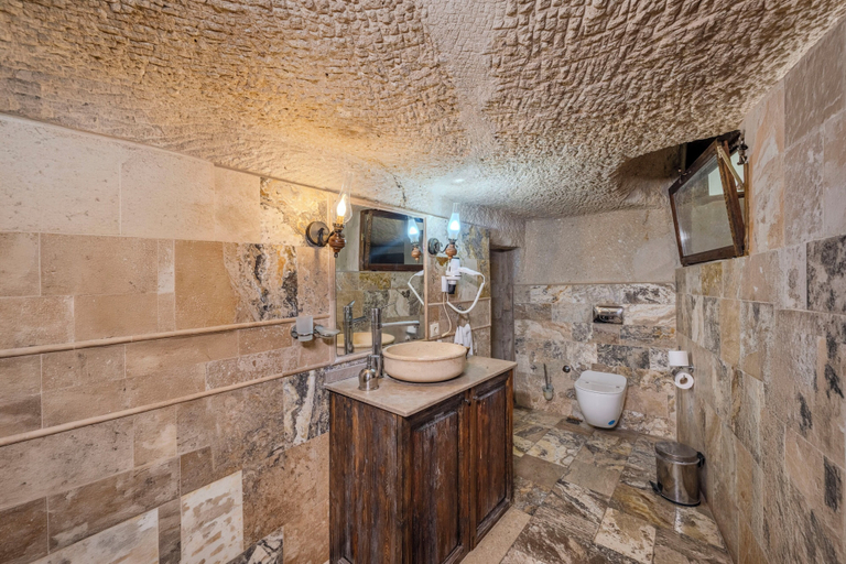 Bathroom 5, Hidden Cave, Nevşehir