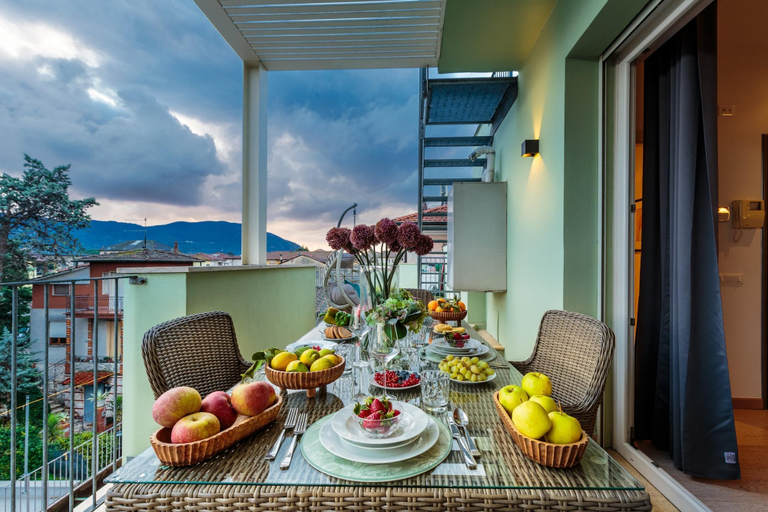 Room 4, Serenity Vista Penthouse, Lucca