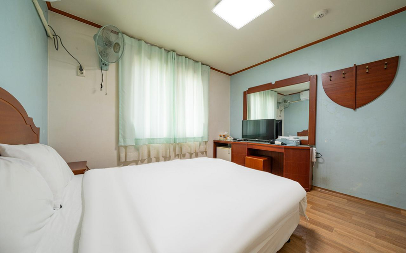 Bedroom 2, Gangneung (Jeongdongjin) Phoenix, Gangneung