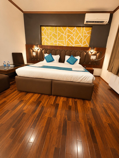 Bedroom 4, sennin evin & resorts by MH, Srinagar