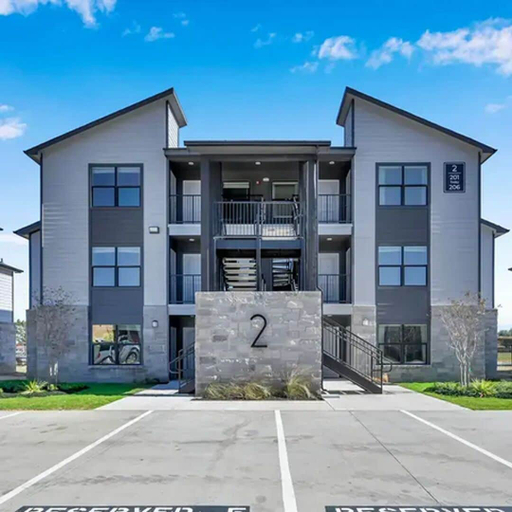 Exterior 2, Landing Amazing 1bd, Pool, Houston