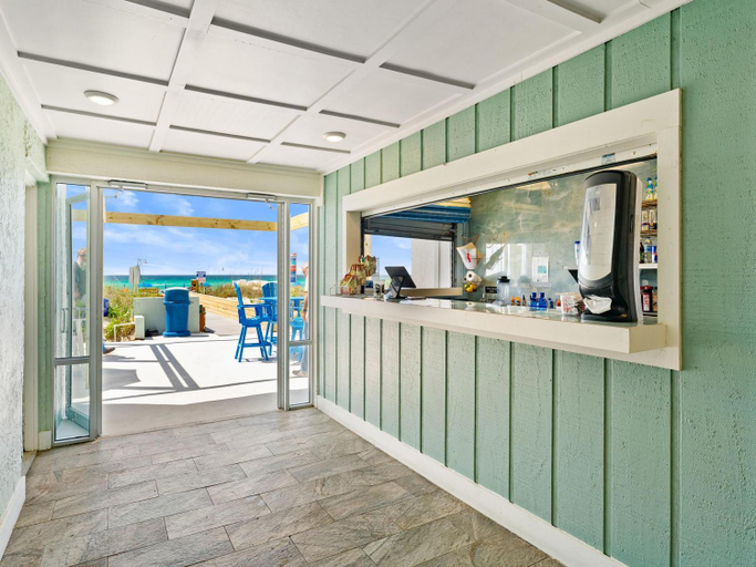 Food & Drinks 2, Continental Condominiums, Bay