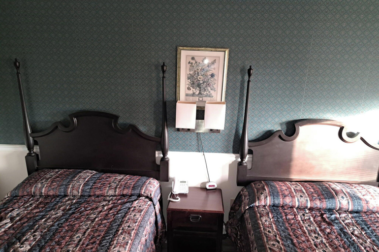 Room 3, Southwood Inn, McNairy