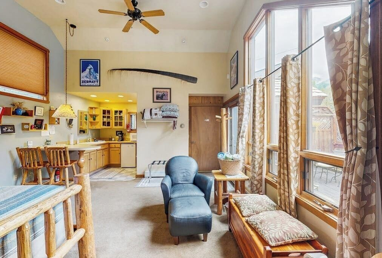 Interior 3, Glacier-view Studio w/ Its Own Private Entrance, Anchorage