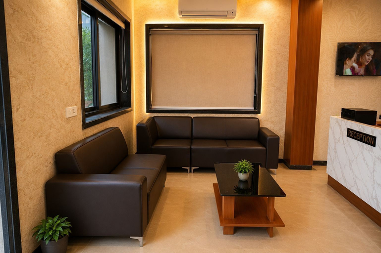 Lobby 3, The Route Royal, Wardha