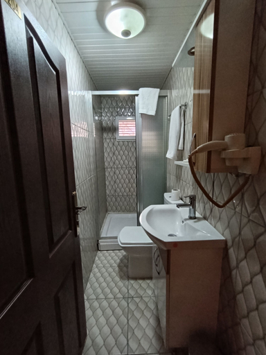 Bathroom 2, Zarina Hotel Pansiyon, Yenimahalle