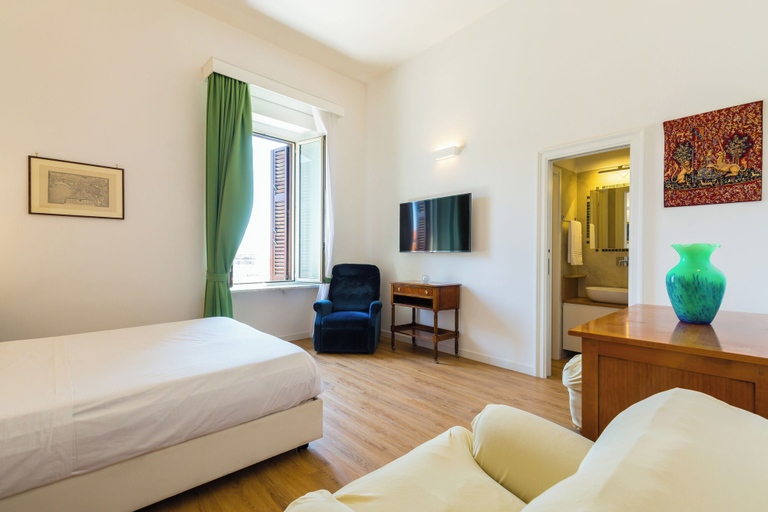 Room 4, De Sangro Suite by Napoliapartments, Napoli