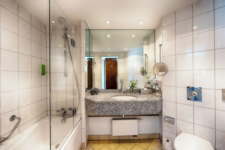 Bathroom 5, Welcome Parkhotel Bochum, Bochum