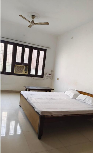 Room 2, Shree Paying Guest House, Varanasi