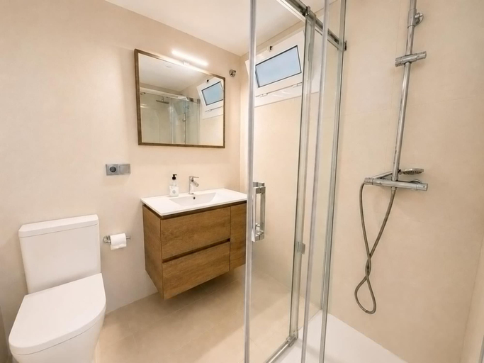 Room 4, Apartament Acabat de Reformar a 1 min de la Platja, Girona