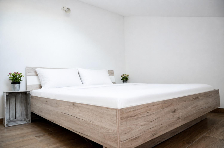 Bedroom 3, MarAzul Apartments, Povljane
