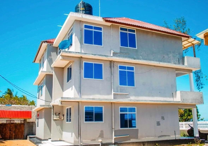 Exterior 4, Uroa Beachfront Apt Direct Sand, Kati