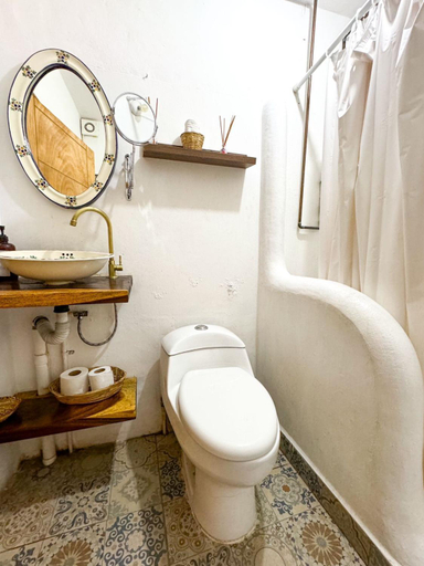 Bathroom 2, Casa De Zeferina, Tuxtla Gutiérrez
