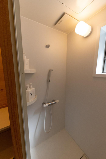 Bathroom 2, Famale Only Dormitory Guest House Amami Long Beach2 Vacation STAY 37994v, Amami