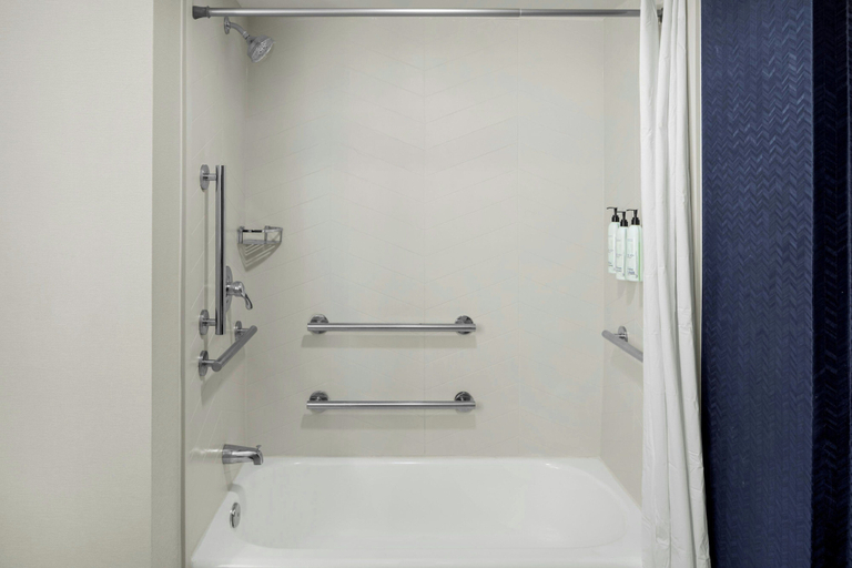 Bathroom 5, Fairfield Inn & Suites by Marriott Virginia Beach Oceanfront, Virginia Beach