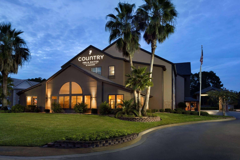 Exterior & Views