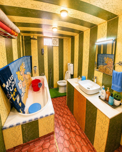 Bathroom, Dal lake Retreat Houseboat, Srinagar