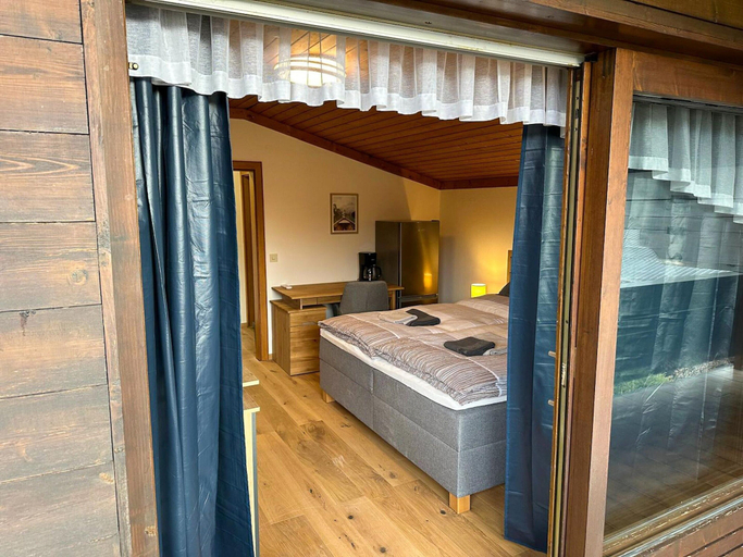 Balcony 3, Spacious Group Accommodation in Saalfelden, Zell am See