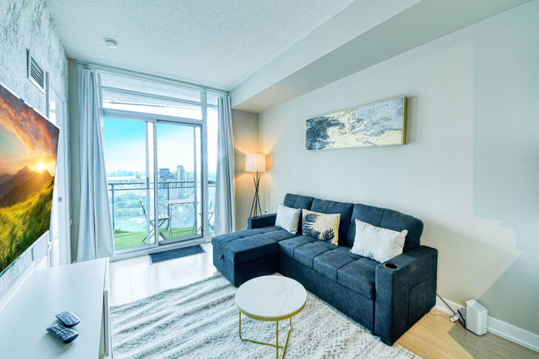 Living area 5, Ardelle Hotel, Toronto