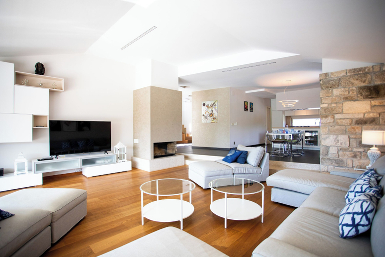 Living area 2, Villa Lara With Pool Walk To Sea, Medulin