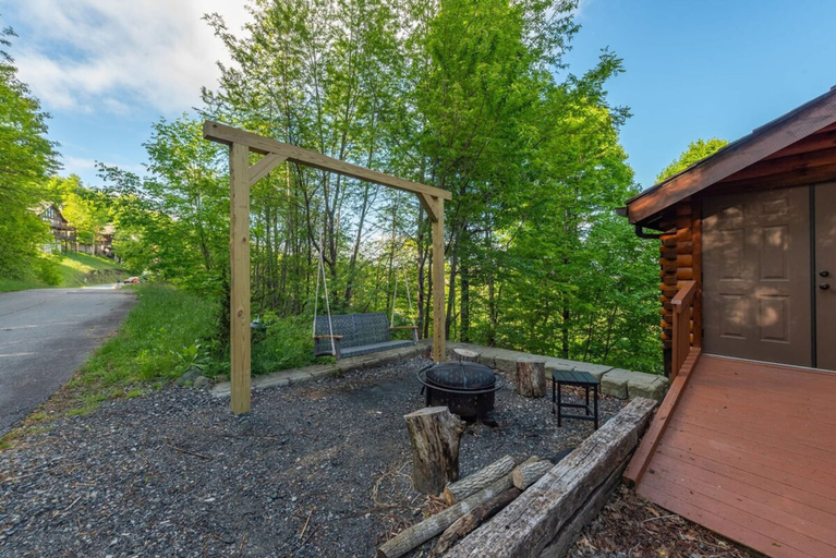 Room 5, The Triple Timber in Mars Hill, Madison
