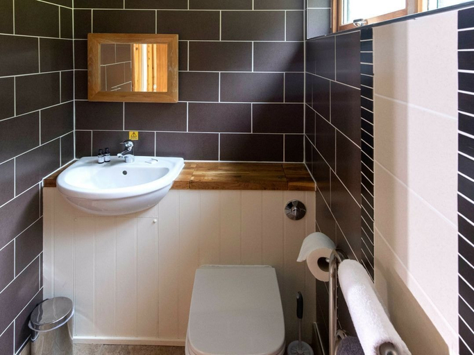 Interior 3, Deerpark Classic Golden Oak Waterside, Cornwall