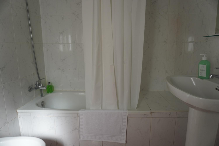 Bathroom 5, Hostal Los Principes, Huelva