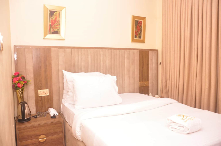 Room 1, Eden Luxury Suites, Kosofe