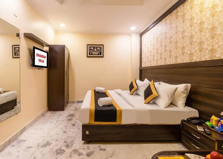 Room 3, Roomshala Hotel Dharam Villa, Gautam Buddha Nagar