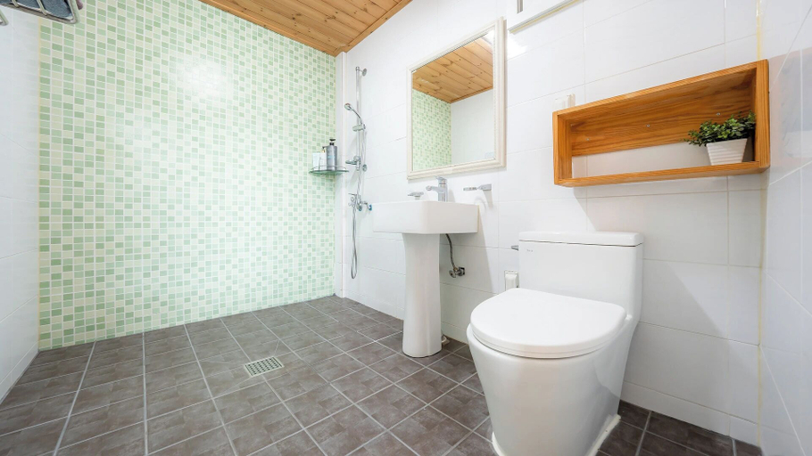 Bathroom, Ganghwado Elinhuvert Pension, Ganghwa