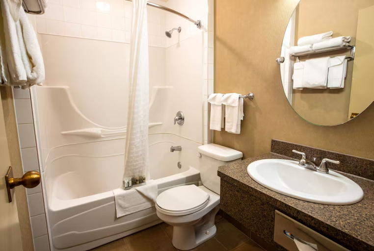 Bathroom, Lobstick Lodge, Division No. 15