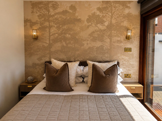 Bedroom 2, Cedar House at The Old Fire Station, Kent