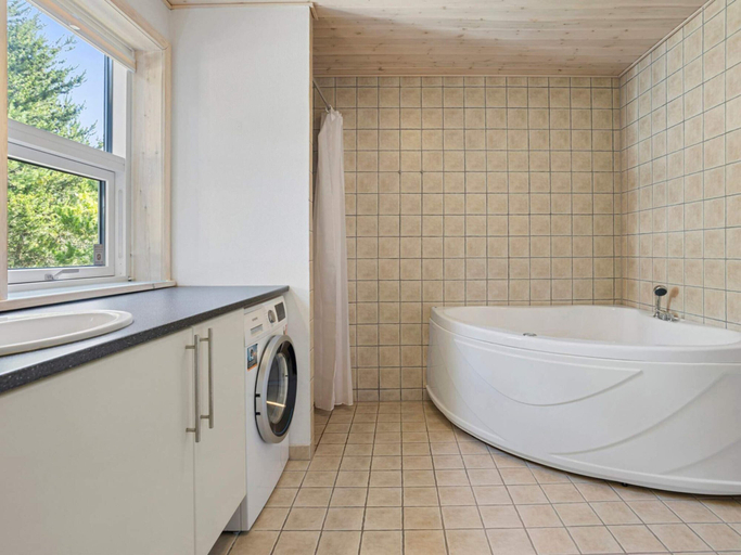 Bathroom 4, 4 Star Holiday Home in Albaek, Frederikshavn