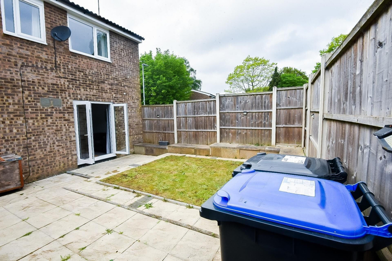 Terrace/patio, House Sleeps 7 With Parking, Northamptonshire