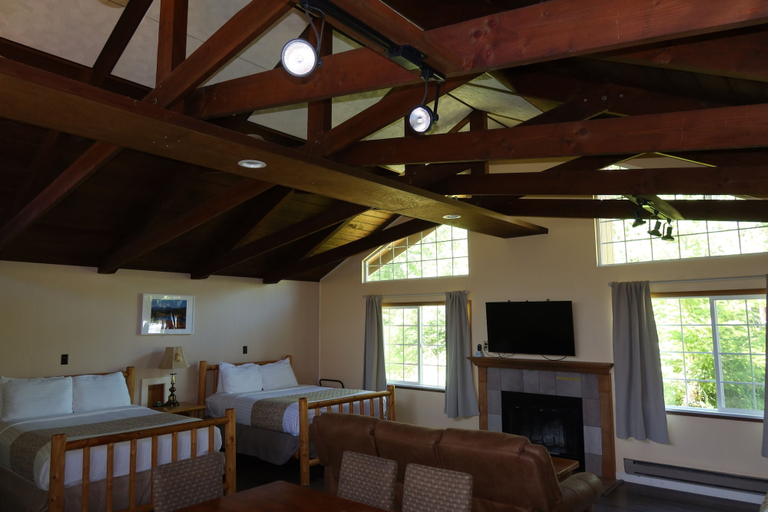 Others 5, Mountain View Lodge, Lewis