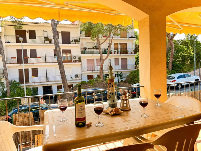 Room 2, Apartament Acabat de Reformar a 1 min de la Platja, Girona