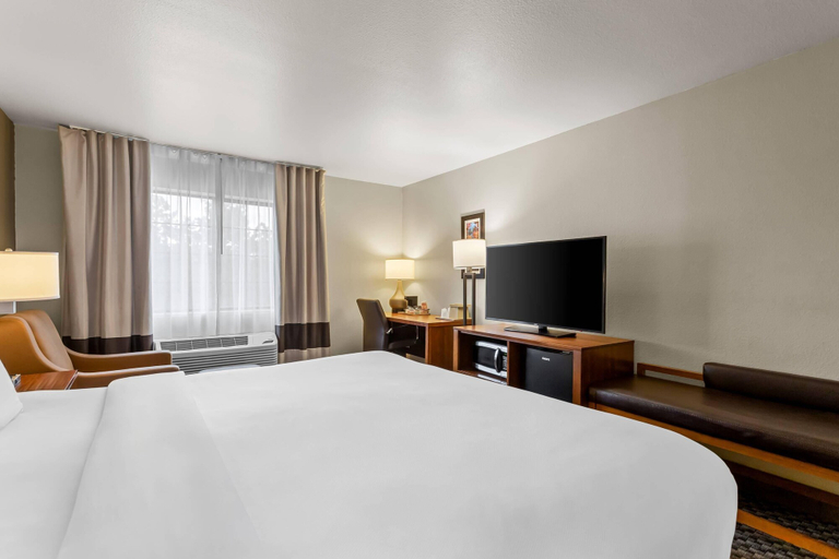Bedroom 3, Comfort Inn & Suites Midtown, Lincoln