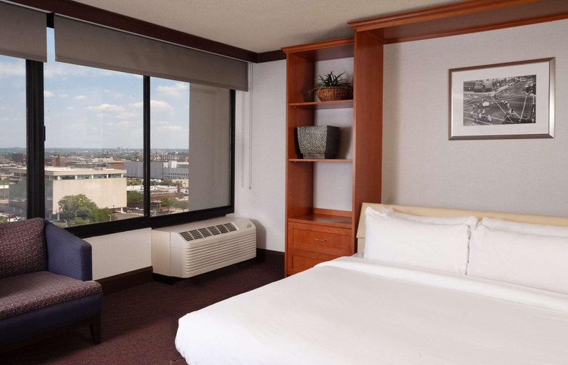 Bedroom 2, DoubleTree by Hilton Cleveland Downtown Lakeside, Cuyahoga