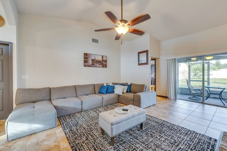 Living area 5, Merrimack Place, Polk