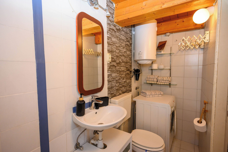 Bathroom 3, House Arija, Novi Vinodolski