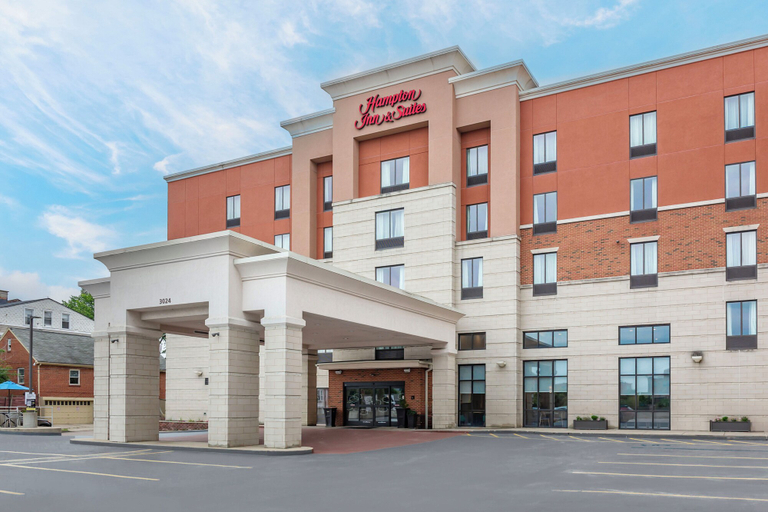 Exterior & Views 2, Hampton Inn & Suites Cincinnati/Uptown-University Area, Cincinnati