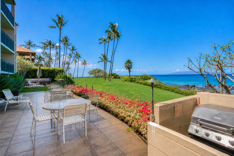 Outdoor dining 4, Punahoa Beach 201 - Direct Ocean Front, Beautiful Renovation, Split AC, Wi-fi, Maui