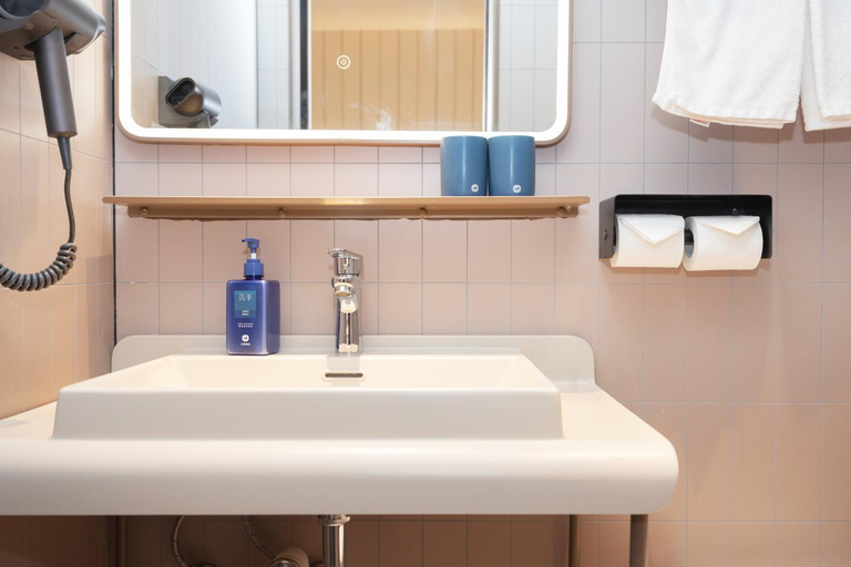Bathroom 4, Hanting Hotel Shanghai Xiangyang Road, Shanghai